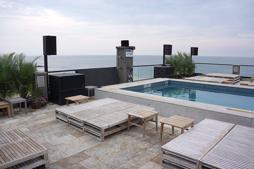 Avenue Le Club Rooftop Lounge