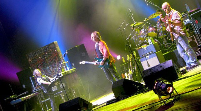 Keith Emerson Band in Moscow, 2008, shown with Bag End...